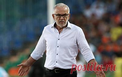 "Профессор" в тренерах. Гаджи Гаджиев более 60 лет работает в футболе. Специалист стал обладателем приза ТАСС "За верность" в номинации "За вклад в российский футбол"