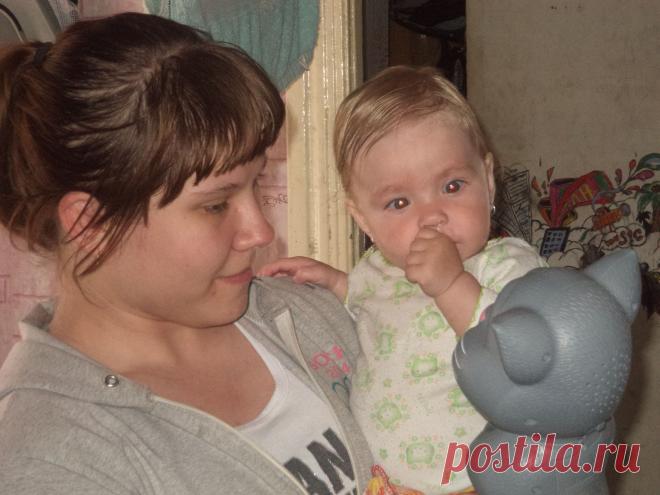 Моя младшая дочь и младшая внучка.Любимые мои и неотрозимые.