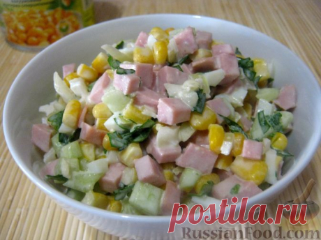 Рецепт: Салат из колбасы с яйцами и кукурузой