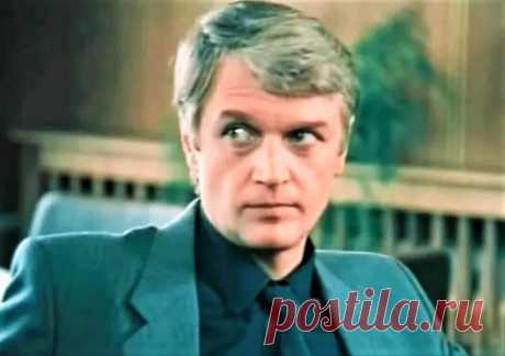 Исчез с экранов и уехал жить в деревню. Александр Мартынов и его непризнанный сын, который стал известным актером Александр Мартынов имел сложности, как в личной жизни, так и в карьере