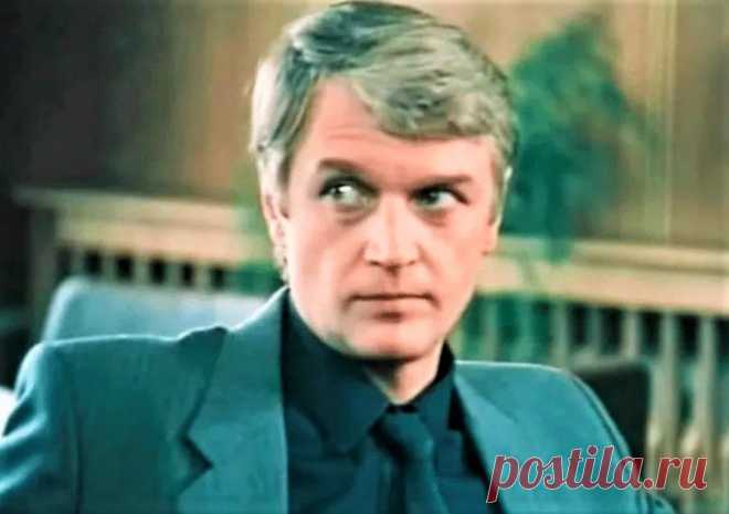 Исчез с экранов и уехал жить в деревню. Александр Мартынов и его непризнанный сын, который стал известным актером Александр Мартынов имел сложности, как в личной жизни, так и в карьере