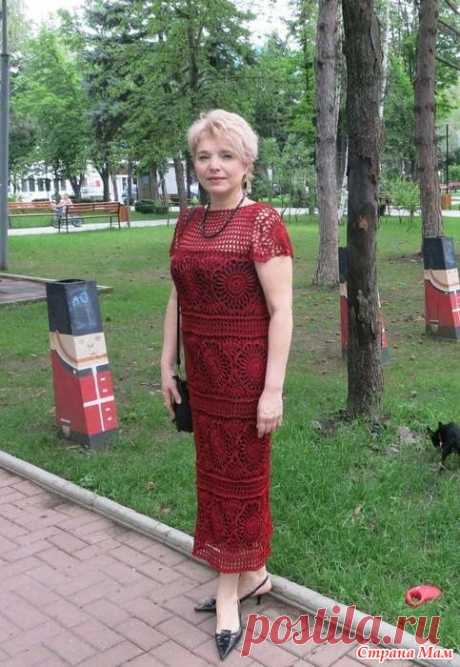 Красное платье из восхитительных мотивов  Lilia Vignan