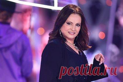 У Софии Ротару захотели отобрать недвижимость в Москве. Участники движения «Ветераны России» захотели лишить украинскую певицу Софию Ротару ее недвижимости в Москве. Они считают, что артистка должна продать жилье и передать средства на поддержку СВО. По мнению участников движения, Ротару может оказывать финансовую поддержку ВСУ.