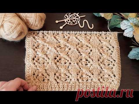 Вяжем узор с дорожками из ажурных ромбов спицами.
