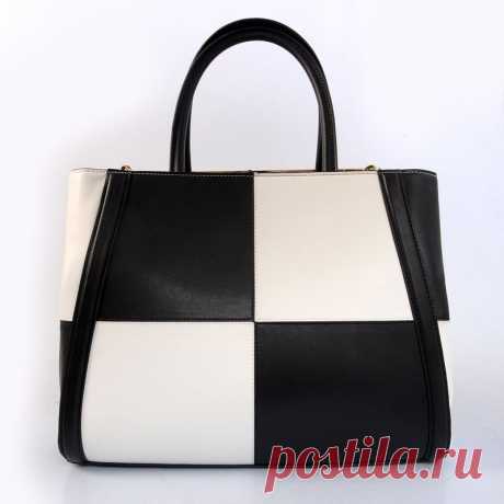 Последнее время много вижу в продаже чёрно-белых нарядов. И у меня есть такие. Вот такая сумочка была бы кстати :)