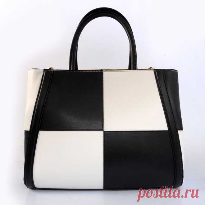 Последнее время много вижу в продаже чёрно-белых нарядов. И у меня есть такие. Вот такая сумочка была бы кстати :)