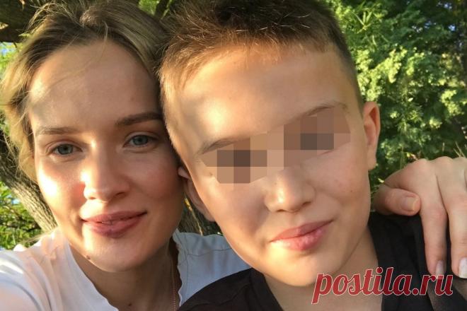 «Сын меня зовет». Мать сожженного в Раменском мальчика дала интервью aif.ru. Более полугода длится предварительное следствие по делу четвероклассника из Раменского Альберта Умбертьянова, заживо сгоревшего в сарае, куда его заперли друзья. Только сейчас мать мальчика, все это время хранившая молчание, заговорила.