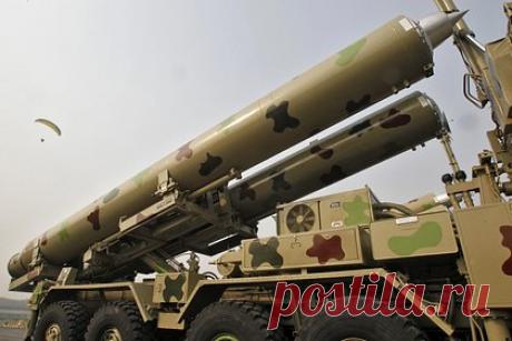 В Индии рассказали о «меняющей правила игры» ракете. Российско-индийская сверхзвуковая противокорабельная ракета BrahMos изменила правила игры в Южной Азии, сообщил главный советник генерального директора компании BrahMos Aerospace вице-адмирал Эн Эн Кумар. Ракета, которая основана на российской П-800, получила индийское программное обеспечение.