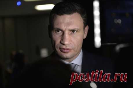 Клинч Кличко. На Украине нарастает фронда Зеленскому. Боксер и ныне мэр Киева Кличко не решается на нокаут Зеленскому.