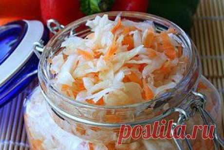 хрустящей квашеной капусты с морковью.