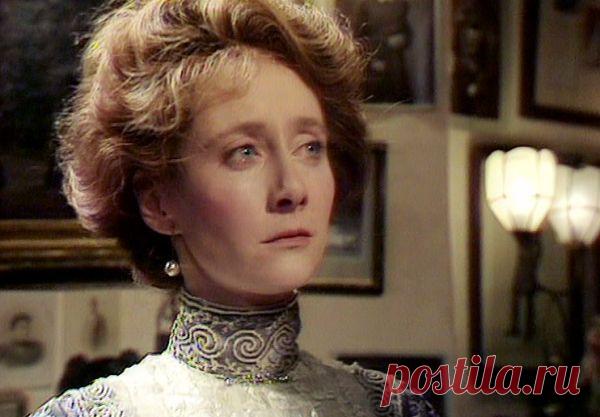 Джемма Джонс, 4 декабря, 1942