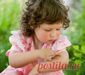 Малышам приходится учиться всему, что мы, взрослые, и так знаем. Но только от нас зависит, будет ли обучение скучной обязаловкой или превратится в веселую игру. Всем сторонникам превращения обучения в развлечение я предлагаю выучить вот такую забавную песенку-игру, которая поможет детям запомнить названия частей тела и их расположение.