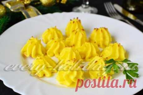Розы из картофельного пюре