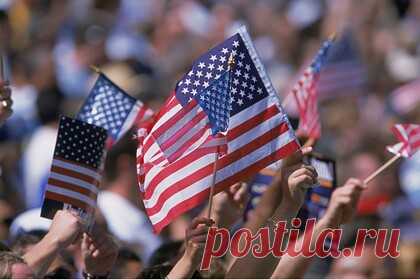 Стали известны признаки скорого краха США. Пять признаков свидетельствуют о том, что США идут к своему скорому краху. Об этом написал обозреватель The Washington Times Дон Федер. Первым признаком внутреннего уничтожения Америки эксперт назвал политику открытых дверей для мигрантов, вторым — безнаказанность преступников.