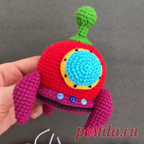 PDF Спутник крючком. FREE crochet pattern; Аmigurumi toy patterns. Амигуруми схемы и описания на русском. Вязаные игрушки и поделки своими руками #amimore - Космическая ракета, космолёт, космос, спутник.