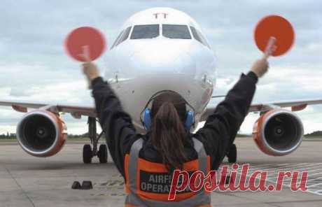 8 удивительных историй о пассажирах-безбилетниках, которым удалось пережить полет в отсеке шасси самолетов