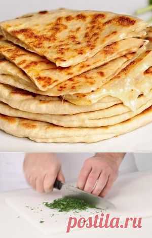 Сметанные лепешки с сыром и зеленью рецепт – завтраки