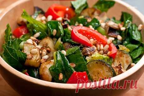 5 рецептов салатов с курицей и кабачками
