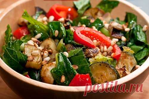 5 рецептов салатов с курицей и кабачками