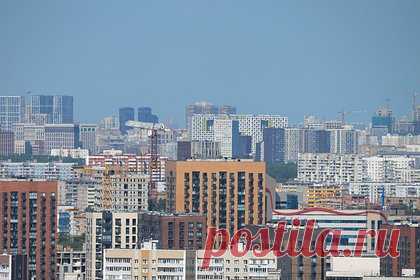 Названо число способных купить жилье в России. Только 15 процентов россиян могут позволить себе приобрести недвижимость. Три процента из них могут расплатиться сразу же, 12 процентов — берут ипотеку. По данным Центробанка, проникновение ипотеки в ряды приобретателей составляет 13 процентов. Таким образом, все желающие взять жилищную ссуду уже ее оформили.