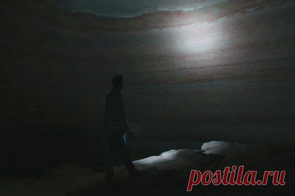 Отпечатки пальцев возрастом 6000 лет Международная группа ученых смогла установить, кто оставил наскальную роспись на стенах пещеры Лос-Мачос в Испании шесть тысяч лет назад. Им помогли отпечатки пальцев, сообщает Antiquity.Картины в пещере относятся к эпохе неолита (4500-3000 года до нашей эры). Это примитивные человеческие...