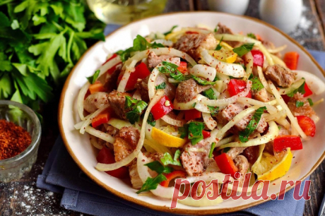 Мясной салат - сочный и вкусный