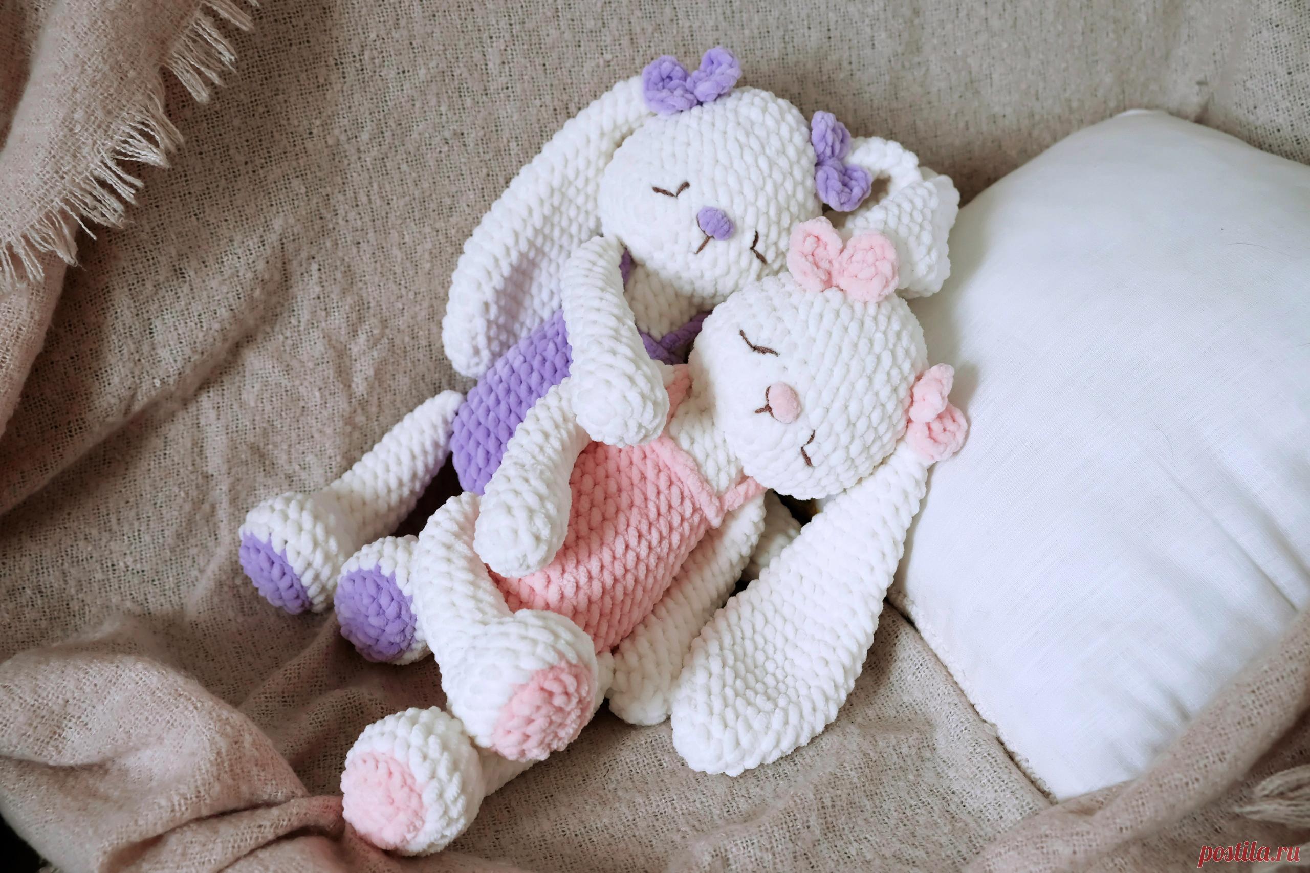 PDF Зайка "Плюшевые сны" крючком. FREE crochet pattern; Аmigurumi animal patterns. Амигуруми схемы и описания на русском. Вязаные игрушки и поделки своими руками #amimore - большая зайка из плюшевой пряжи, плюшевый заяц, зайчик, кролик, зайчонок, крольчонок.