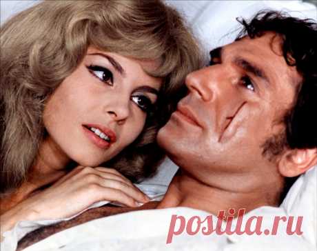 Невероятно красивая женщина, идеал женской красоты и обаяния, смотришь на нее, как на прекрасный цветок и не можешь насмотреться.

Мишель Мерсье по праву входит в десятку самых красивых женщин всех времен и народов. Сколько бы не было прекраснейших девушек в мире, таких как Мишель Мерсье больше не существует. Идеал красоты, несмотря на то, что вкусы меняются, но этот идеал остается на самом высочайшем пьедестале.