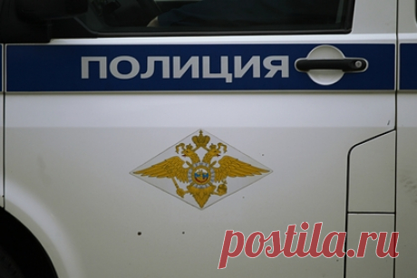 Подросток ушел жить в лес под Воронеж с собаками. Полицейские нашли ушедшего в лес в Тульской области с двумя собаками подростка в Воронежской области. 16-летний Иван Челнаков ушел из дома, в котором он предположительно проживал с бабушкой, в Ясногорском районе в воскресенье, 6 марта. По словам подростка, он планировал жить в лесу с животными.