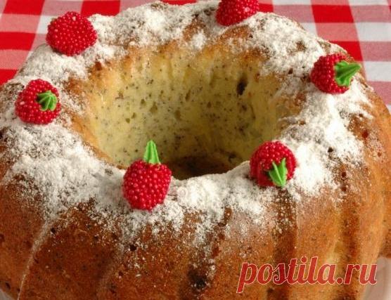 Кекс с маком и вишнями