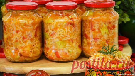 Кабачки с рисом на зиму. Три в одном: салат, закуска и гарнир. Зимой всегда выручает! Сегодня готовим салат из кабачков с рисом на зиму. Такая заготовка уже давно завоевала свою популярность и стала любимой во многих семьях. Если вы ещё не пробовали такие кабачки с рисом на зиму – приготовьте вместе со мной. Причем, это не только салат, но и отличный гарнир к мясу, рыбе...