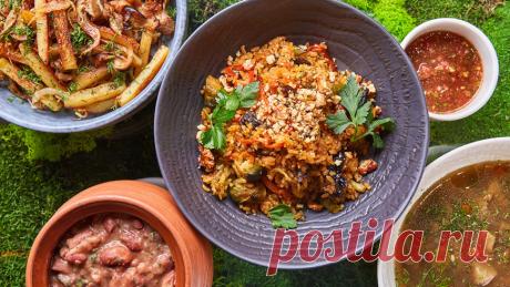 10 рецептов по-настоящему вкусных постных блюд Котлеты «Архиерейские» с грибами, паста с соусом гуакамоле и баклажаны с песто.