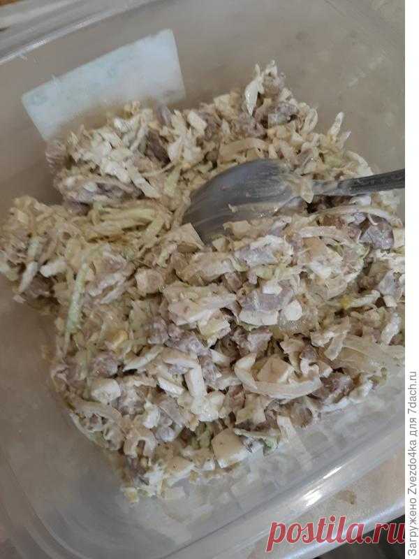 Салат с куриной печенью и пекинской капустой