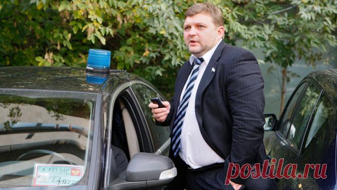 Экс-губернатора Никиту Белых освободили от наказания. Бывшему губернатору Кировской области Никите Белых вынесли приговор по делу о превышении полномочий и освободили от назначенного наказания. Об этом сообщает ТАСС. По данным агентства, Октябрьский районный суд Кирова приговорил Белых к ...