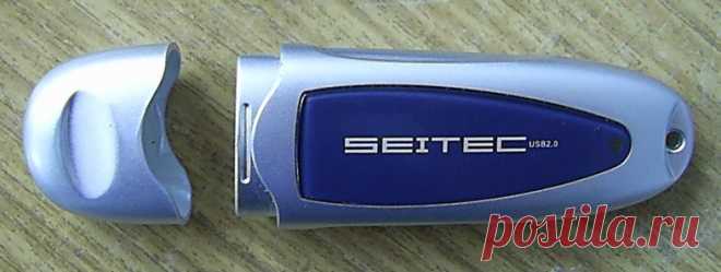 Радиожучок на 433 МГц в корпусе флешки Приветствую всех зашедших! Радиожучки как оставались актуальной электронной самоделкой, так и остаются, ведь они позволяют в буквальном смысле ощутить себя настоящим шпионским агентом - прослушивать любые разговоры в помещении, находясь при этом в другой комнате. Большой популярностью пользуются