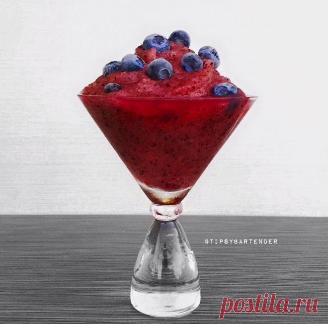 Blueberry Lemon Slushie Коктейл - TipsyBartender.com