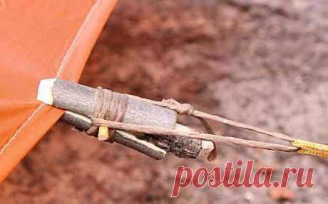 If you need to pitch a tarp or tighten a fly, you can make an impromptu tarp clip from a split twig, a matchstick and a bit of string. Works best if the clamping part is long enough to go over the folded edge of the tarp.