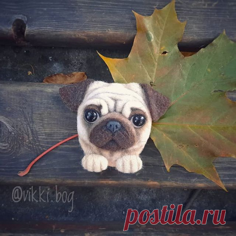 Настроение - осень🍂 
Я неизбежно выпадаю из общего быстро бегущего потока, но уже не переживаю по этому поводу. Значит так нужно сейчас. Но я не пропадаю😊 Буду продолжать радовать вас новыми работами, но пока реже, чем хотелось бы. 
Мопс выполнен на заказ и полетит на пмж в Канаду.
К сожалению пока заказы не принимаю, доделаю те немногочисленные, что приняла ещё весной, и отправлюсь в свободное плавание) Надеюсь сниму наконец МК по шпицам)