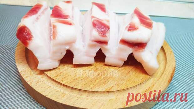 Не успеваю покупать сало. Показываю, какую вкуснятину из него готовлю - медиаплатформа МирТесен Есть люди, которые не могут жить без сала, а есть те, кто не понимает его вкус и остаются равнодушными к этому продукту. Раньше я относилась к последним и абсолютно не понимала, за что его так любят. Но однажды я у родителей мужа попробовала вкуснятину из сала и после этого мое отношение к нему