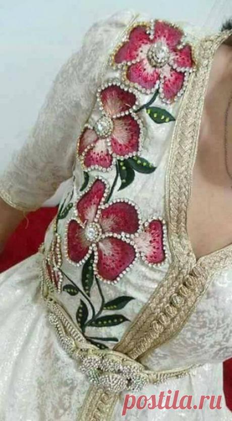 مجموعة قفاطين الفنانات مع الرشمة الخاصة بكل تطبيق (الطرز الرباطي) - خياطتي