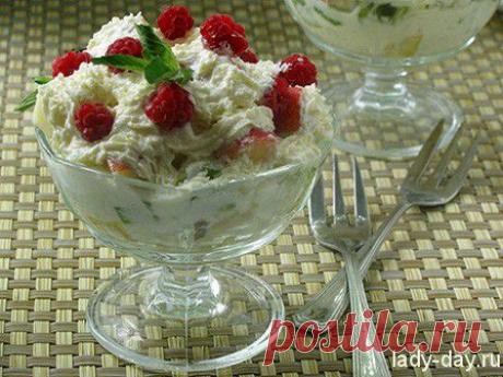 Салат из фруктов с взбитыми сливками | Простые рецепты с фото