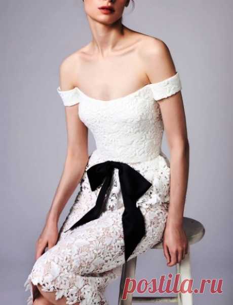 Reem Acra 2018  Круизная коллекция --  женственность и шикарная элегантность 

 Рим Акра также как и другие ливанцы, создает настоящую красоту, которая всегда приводит в восторг. 

 Коллекция получилась очень красивой, яркой и женственной. Каждый образ радует изящными деталями…