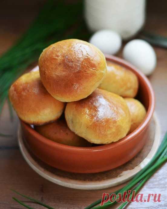 ​Пирожки с рисом, яйцом и зеленым луком