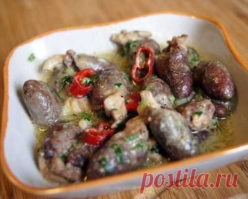 Острые куриные сердечки тушеные в сливках