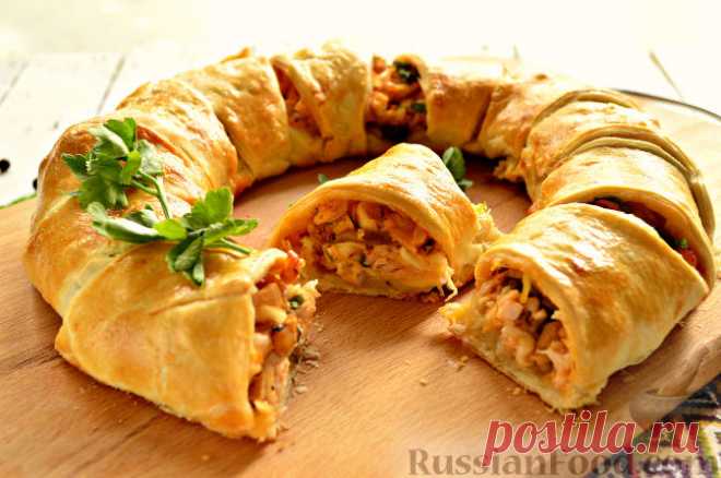 Рецепт: Пирог с курицей, грибами и сыром на RussianFood.com