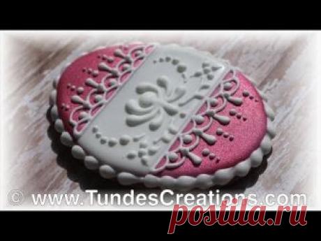 Easter egg cookie with flowers and lace - pink