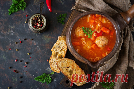 Пробовали суп со вкусом пиццы? Продукты для него можно заказать в один клик прямо к ужину | Перекресток Впрок | Яндекс Дзен