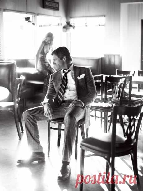 Аарон Экхарт