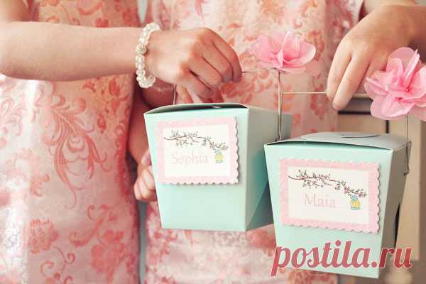 Icing Designs: Hello Friends....