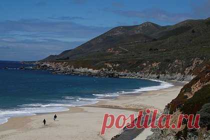 Волна утащила семилетнюю девочку в океан на глазах у родителей